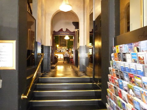 Ambassadors Hotel - Foster Accommodation 0