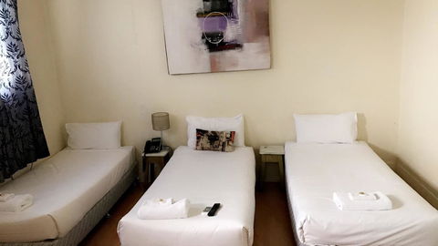 Ambassadors Hotel - Foster Accommodation 43