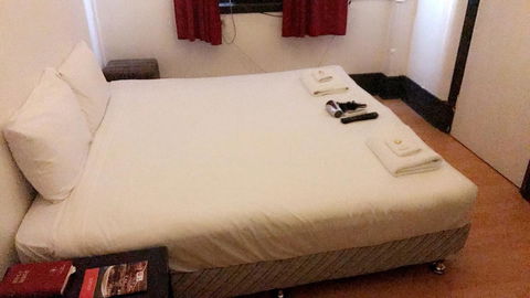 Ambassadors Hotel - Foster Accommodation 42
