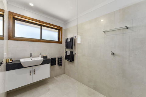City Four Apartment - Foster Accommodation 4