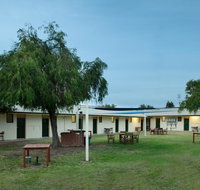 The Anglers Inn - Foster Accommodation