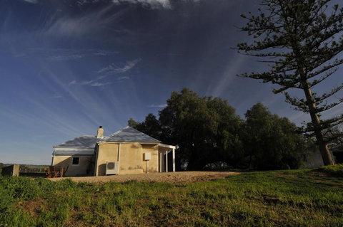Peppermint Farm Cottage - Foster Accommodation 3