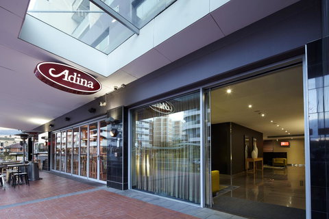 Adina Apartment Hotel Wollongong - Foster Accommodation 24