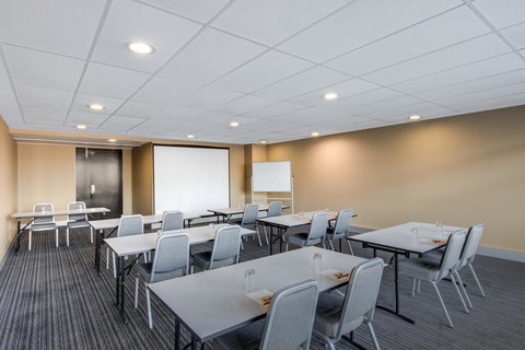 Adina Apartment Hotel Wollongong - Foster Accommodation 36