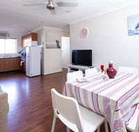Aurora Holiday Apartment West Beach - Foster Accommodation
