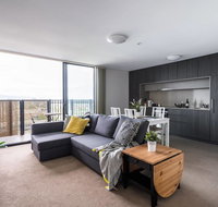 Modern 2 BedroomWIFI/Netflix/ParkingGreat Views - Foster Accommodation