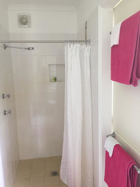 A Peaceful Cabin In The Country - Foster Accommodation 6