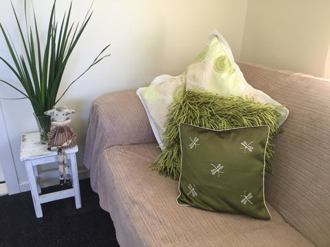 A Peaceful Cabin In The Country - Foster Accommodation 2