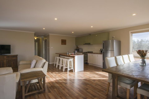 Flinders Bush Retreats - Foster Accommodation 24