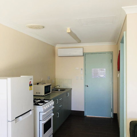 Bay Lodge - Foster Accommodation 38