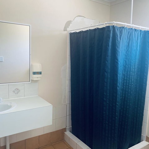 Bay Lodge - Foster Accommodation 22