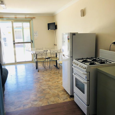 Bay Lodge - Foster Accommodation 35
