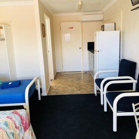 Bay Lodge - Foster Accommodation 44
