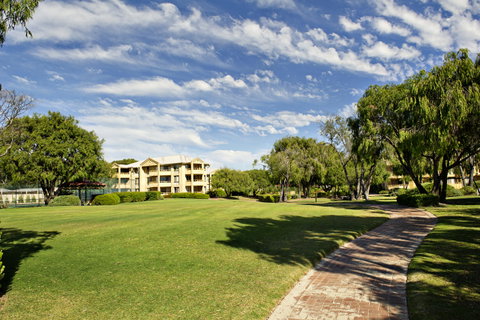 Abbey Beach Resort - Foster Accommodation 37
