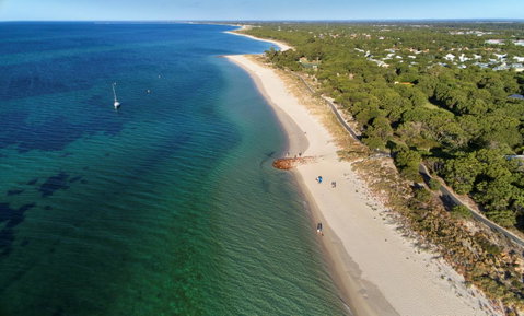 Abbey Beach Resort - Foster Accommodation 3
