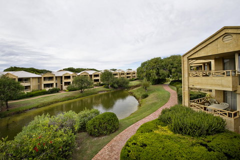 Abbey Beach Resort - Foster Accommodation 44