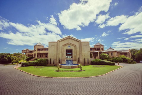 Abbey Beach Resort - Foster Accommodation 0