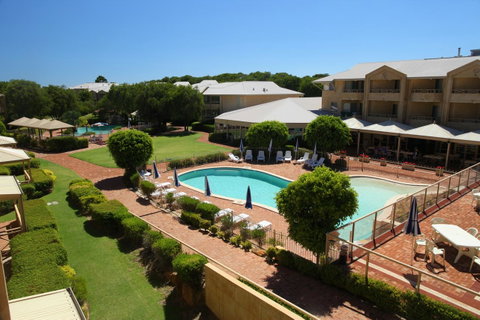 Abbey Beach Resort - Foster Accommodation 31