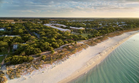 Abbey Beach Resort - Foster Accommodation 2