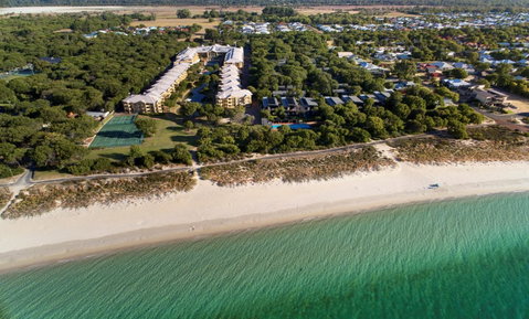 Abbey Beach Resort - Foster Accommodation 4