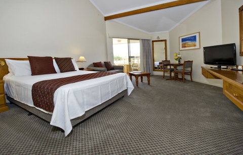 Abbey Beach Resort - Foster Accommodation 14