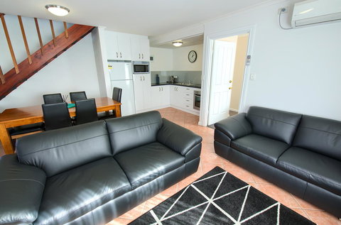 Pelicans Albany Middleton Beach - Foster Accommodation 44