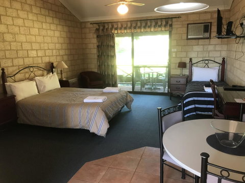 Karri Forest Motel - Foster Accommodation 8