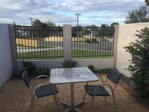 Country Comfort Amity Motel - Foster Accommodation 2