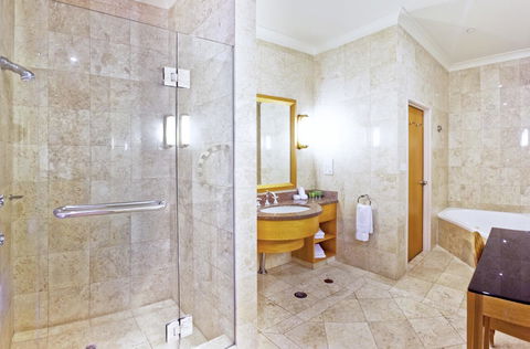 Duxton Hotel Perth - Foster Accommodation 3