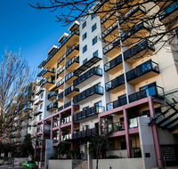 Apartments on Mounts Bay - Foster Accommodation