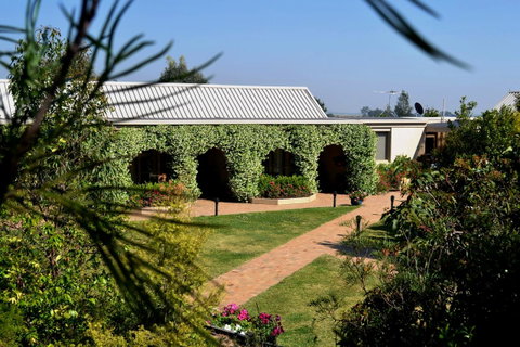 Grapevines Boutique Accommodation - Foster Accommodation 8
