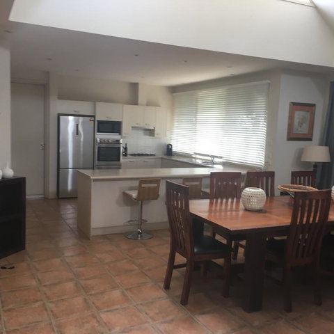 Grapevines Boutique Accommodation - Foster Accommodation 3