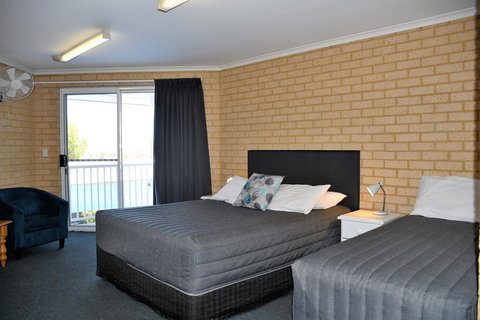 Kalbarri Seafront Villas - Foster Accommodation 11