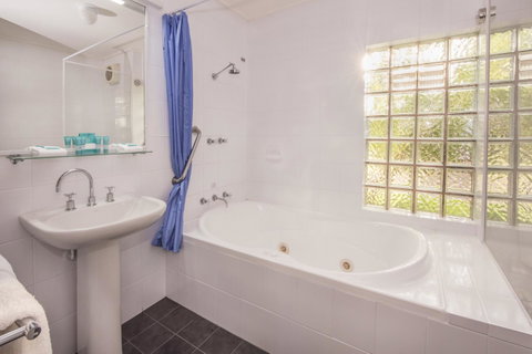 Broadwater Resort WA Tourism Awards 2024 Gold Winner - Foster Accommodation 21