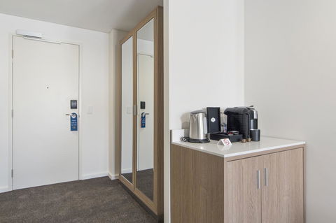 Metro Hotel Perth - Foster Accommodation 1