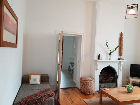 Captain\'s Heritage Cottage - Central Fremantle 2 Bedroom Historic Cottage - Foster Accommodation 4