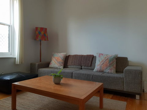 Captain\'s Heritage Cottage - Central Fremantle 2 Bedroom Historic Cottage - Foster Accommodation 9