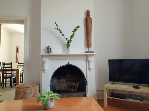 Captain\'s Heritage Cottage - Central Fremantle 2 Bedroom Historic Cottage - Foster Accommodation 8