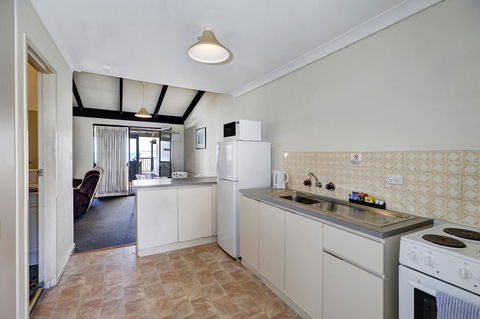 West Beach Lagoon 123 - Location & Views!!! - Foster Accommodation 5