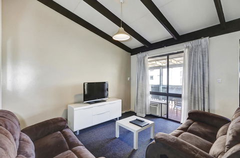 West Beach Lagoon 123 - Location & Views!!! - Foster Accommodation 6