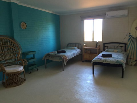Surf Shack - Foster Accommodation 5