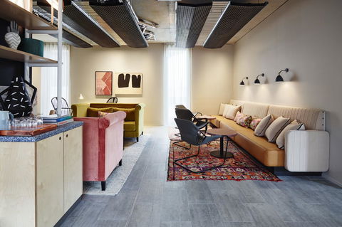 Alex Hotel - Foster Accommodation 18