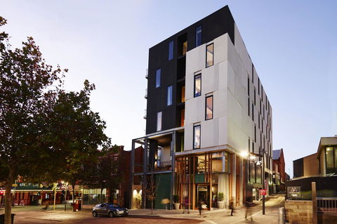 Alex Hotel - Foster Accommodation 0