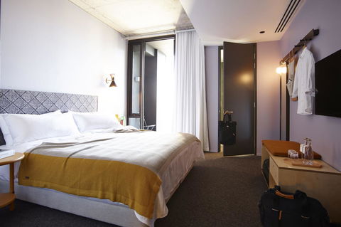 Alex Hotel - Foster Accommodation 2