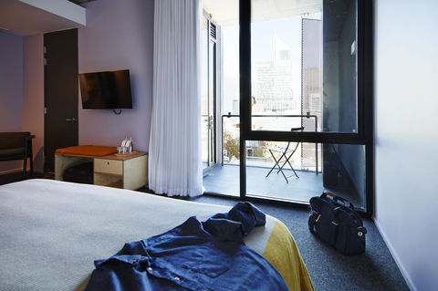 Alex Hotel - Foster Accommodation 3