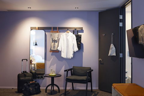 Alex Hotel - Foster Accommodation 11