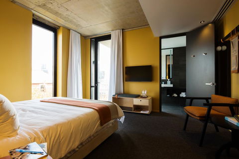 Alex Hotel - Foster Accommodation 23