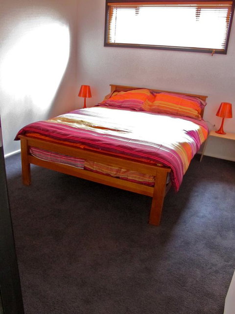 Pendeli Beach House - Foster Accommodation 6