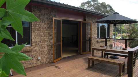 Pendeli Beach House - Foster Accommodation 8