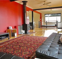 Pendeli Beach House - Foster Accommodation